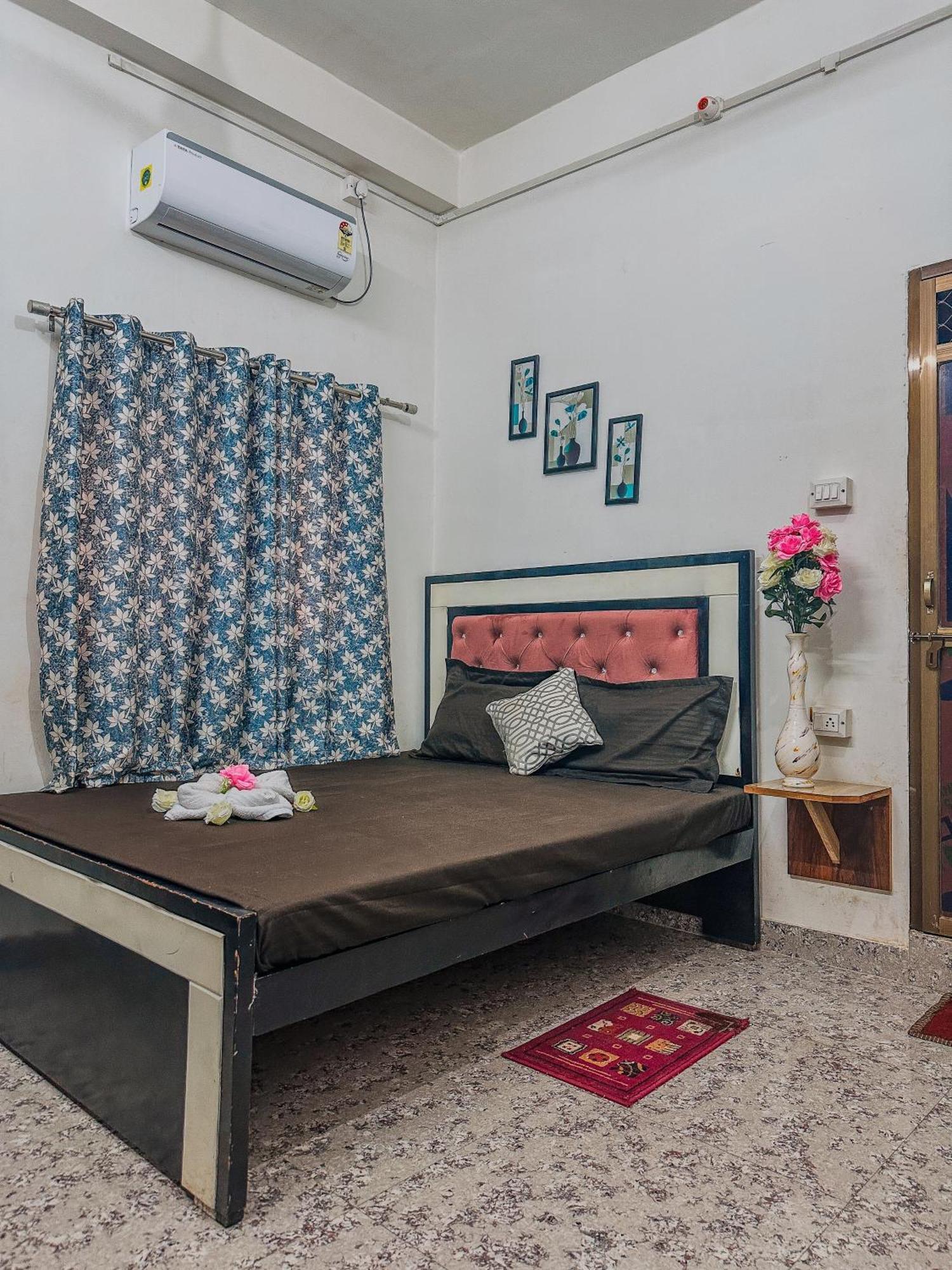 Shree K.B Guest House Варанаси Экстерьер фото